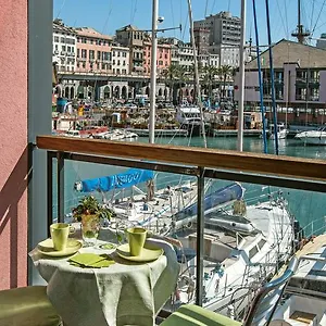 Sull'acqua Del Porto Antico , Gênes Italie